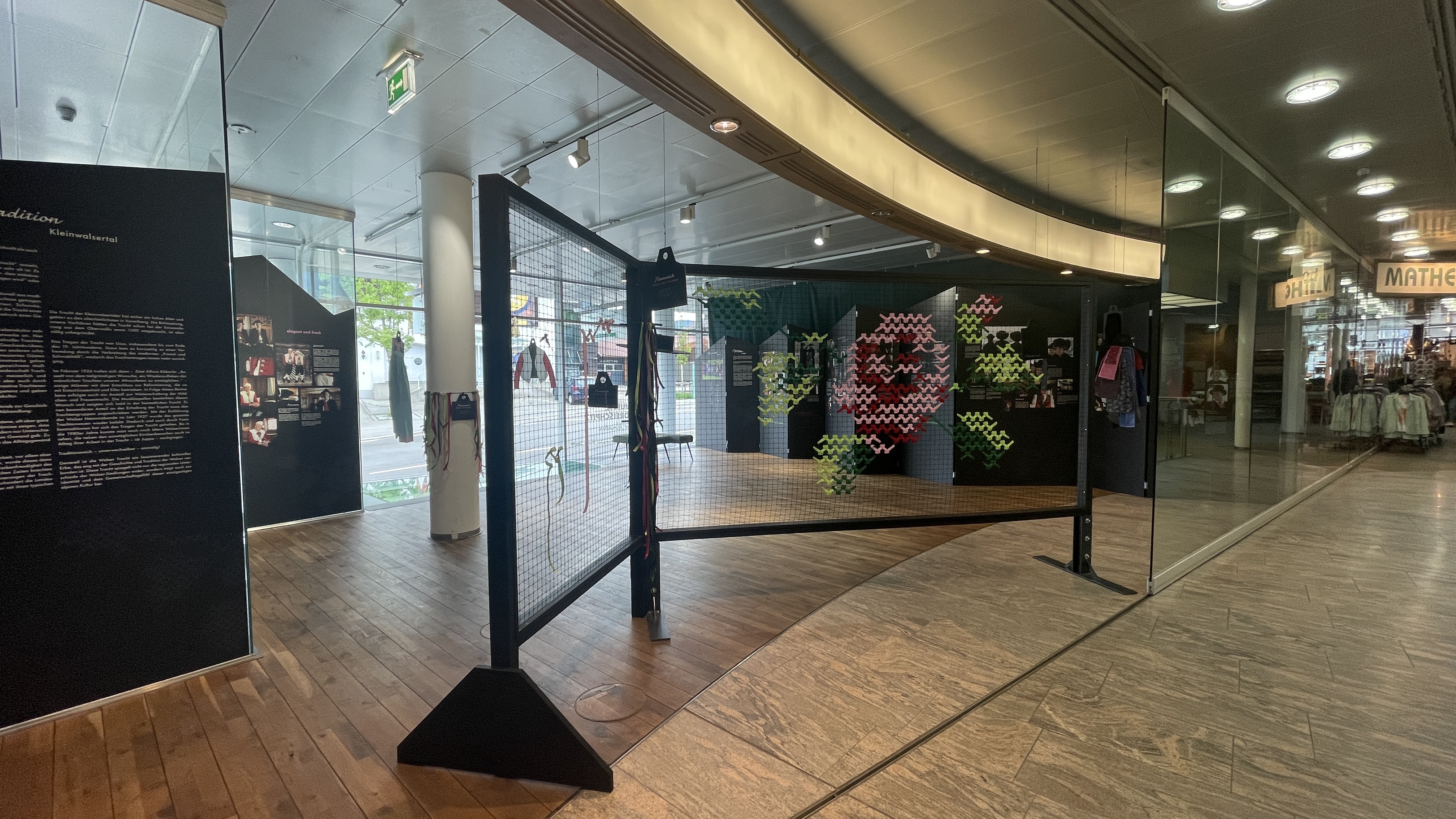 Walser Raiffeisen Holding Ausstellung